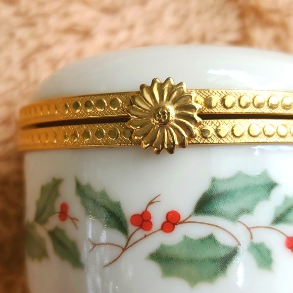 Lenox Trinket Box Christmas Holly - Picture 7 of 7